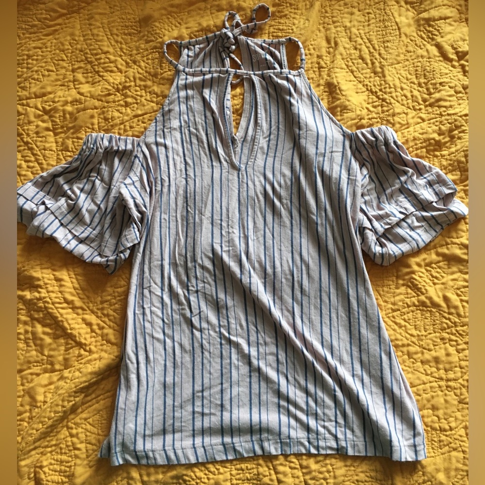 American Eagle shirt
